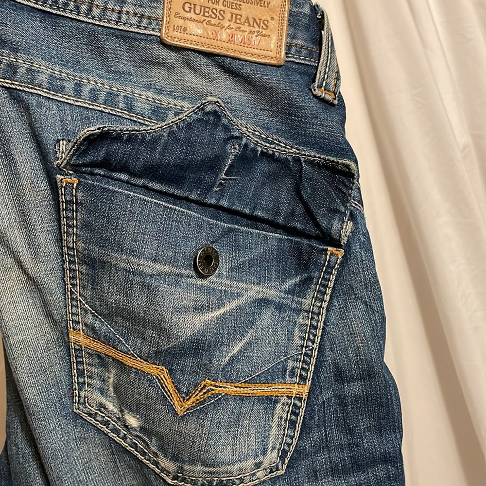 Guess - Picture 12 of 12